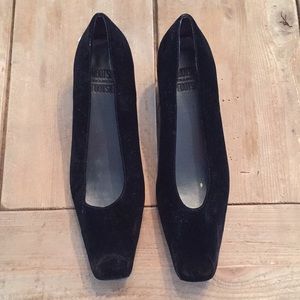 Mootsies Tootsies Shoes - Mootsies Tootsies Collection Black Velvet Heels Mootsies Tootsies Shoes - Mootsies Tootsies Collection Black Velvet Heels